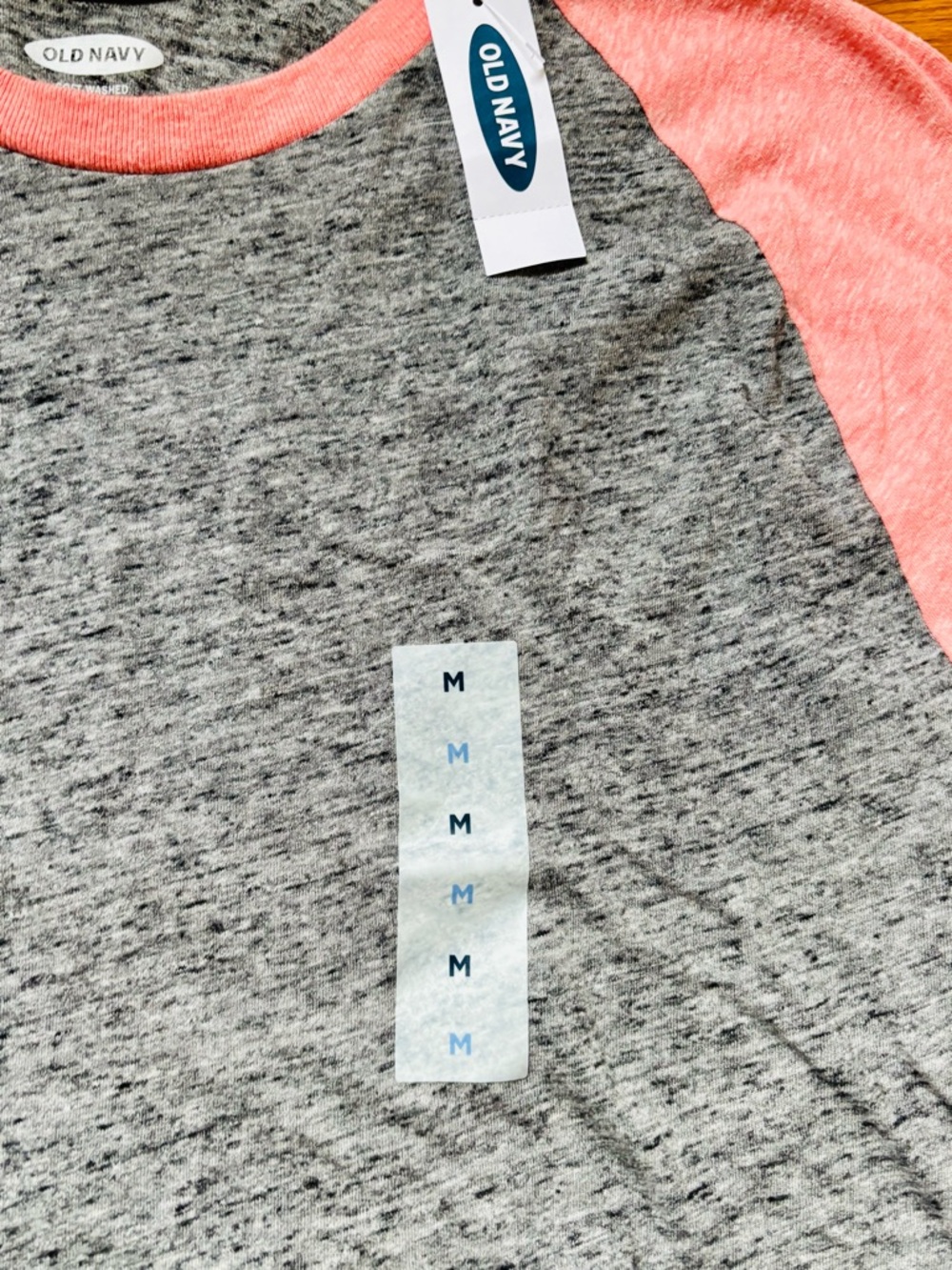 NWT Sz M Old Navy Soft Wash Gray Raglan Tee with Pink Sleeves - Picture 4 of 8